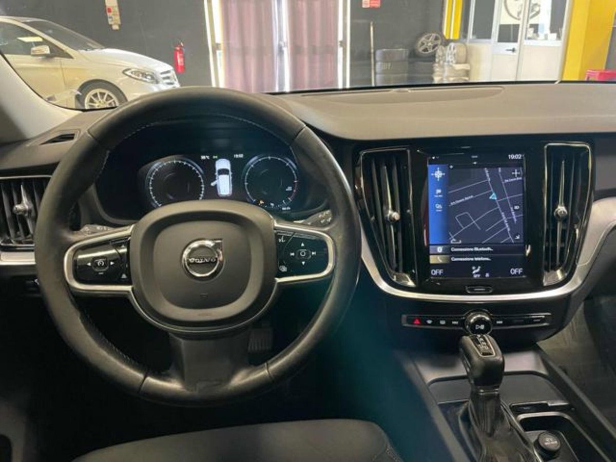 Volvo V60 Cross Country D4 AWD Geartronic Pro (13)