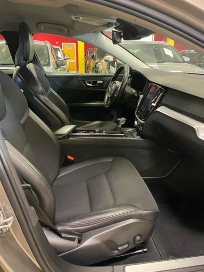 Volvo V60 Cross Country D4 AWD Geartronic Pro (14)