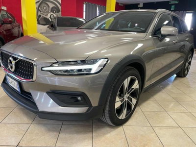 Volvo V60 Cross Country D4 AWD Geartronic Pro (2)