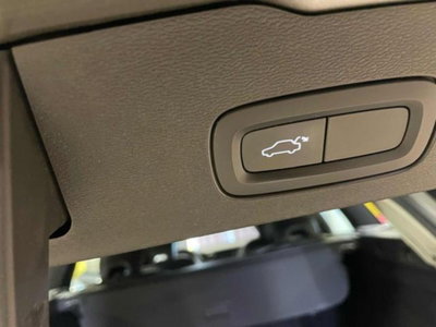 Volvo V60 Cross Country D4 AWD Geartronic Pro (6)