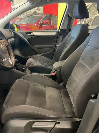 Volkswagen Golf 1.6 TDI DPF 5p. BlueMotion (6)