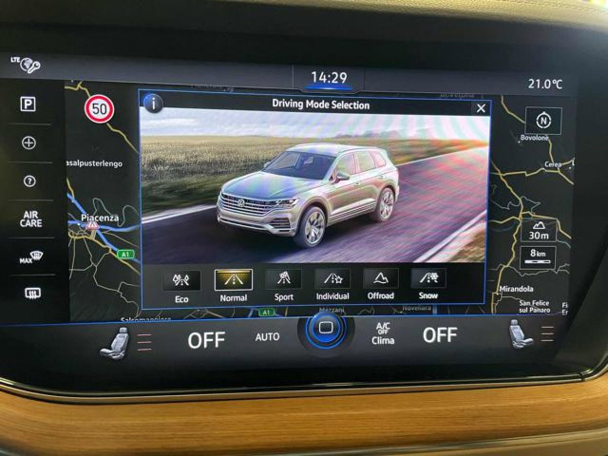 Volkswagen Touareg 3.0 V6 TDI 286 CV SCR (17)
