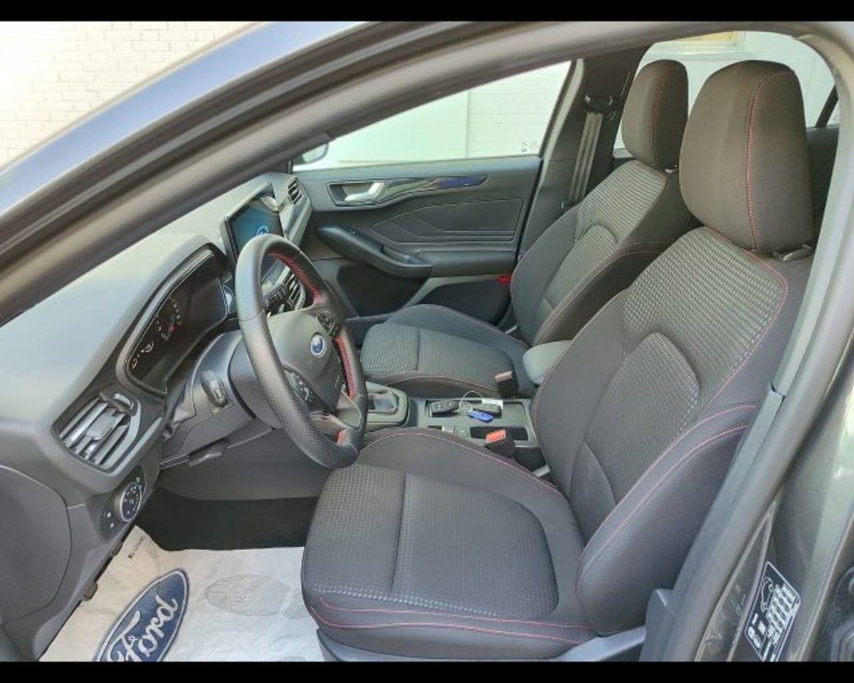 Ford Focus 1.0 EcoBoost Hybrid 125 CV Power. 5p. ST-Line Style (10)