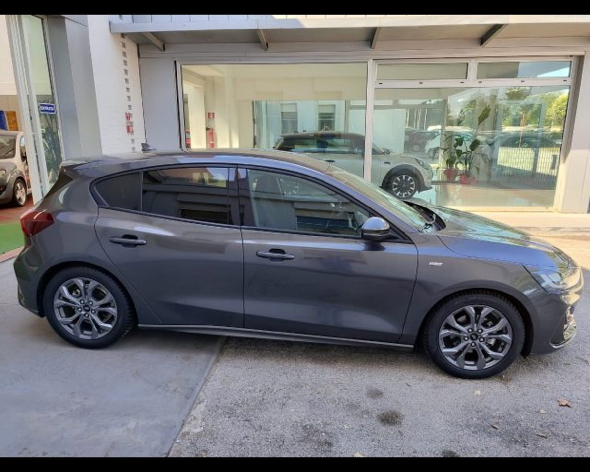 Ford Focus 1.0 EcoBoost Hybrid 125 CV Power. 5p. ST-Line Style (4)