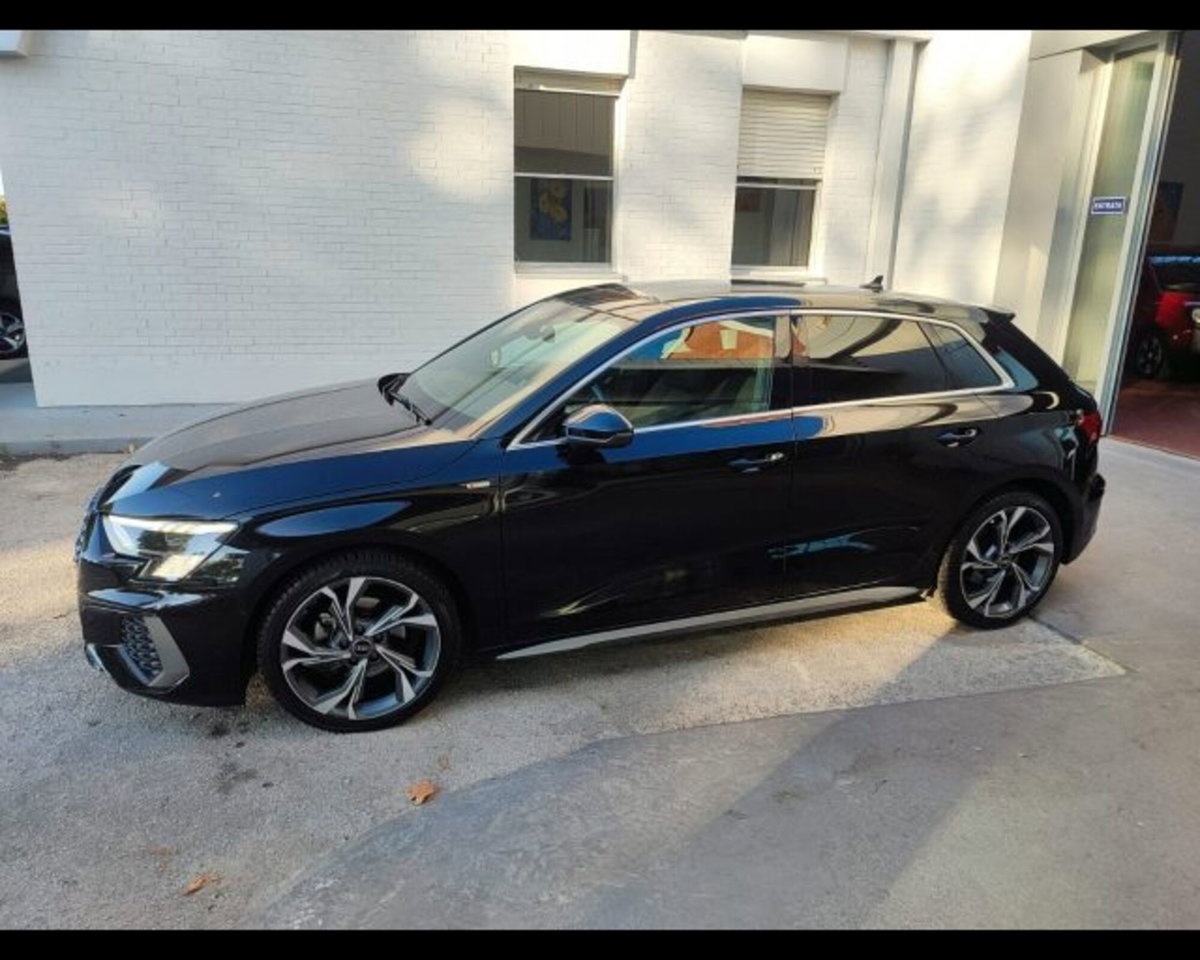 Audi A3 Sportback 30 TDI S line edition (3)
