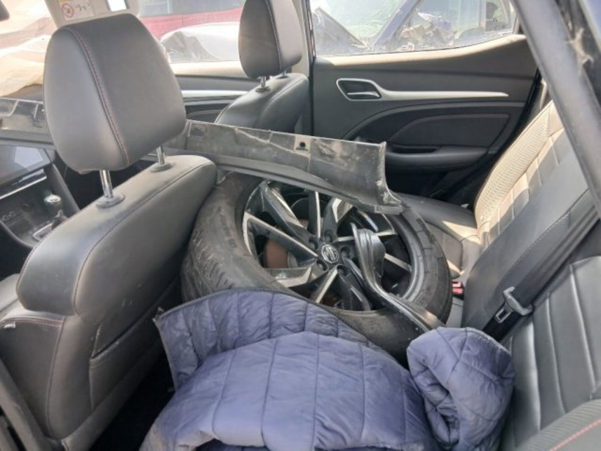 Mg ZS ZS 1.5 Luxury (12)