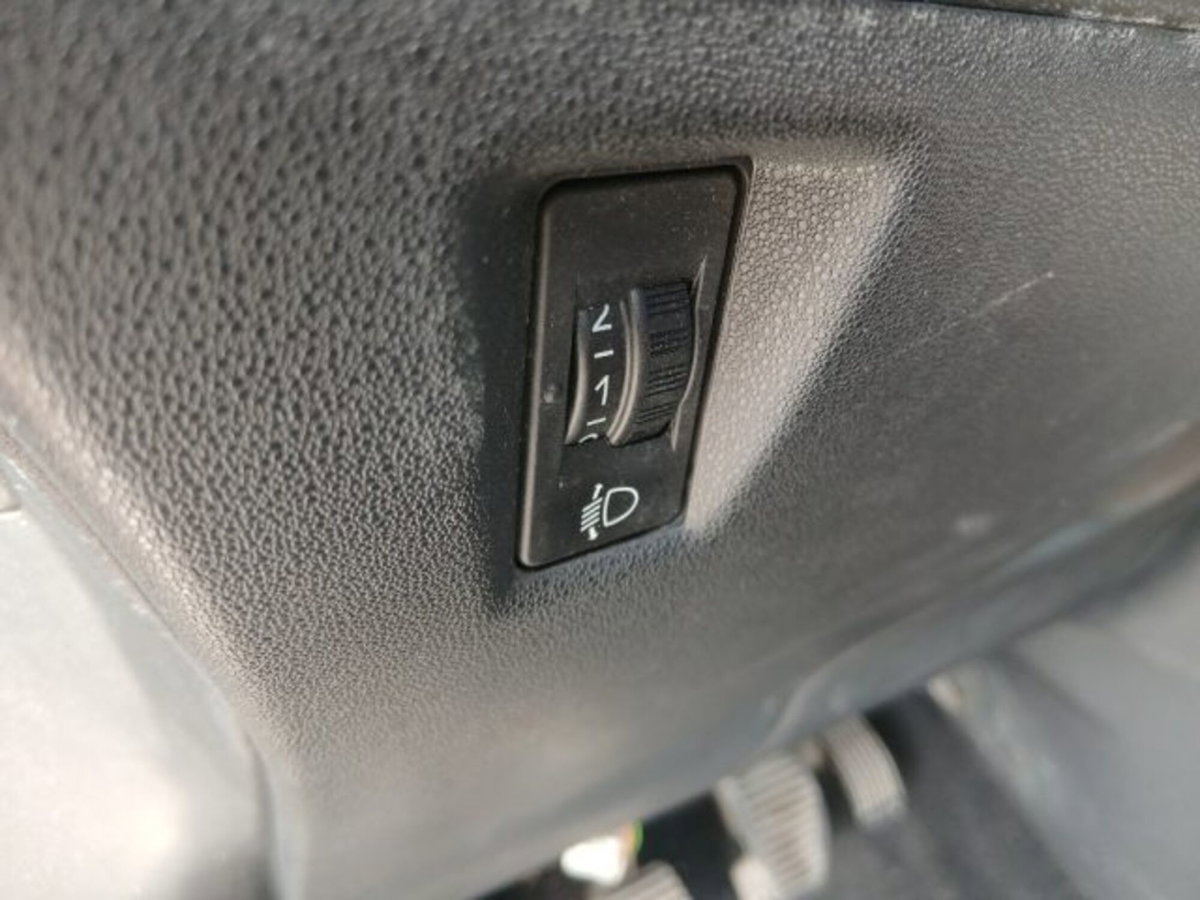 Citroen C3 Picasso 1.4 VTi 95 Exclusive Style (12)