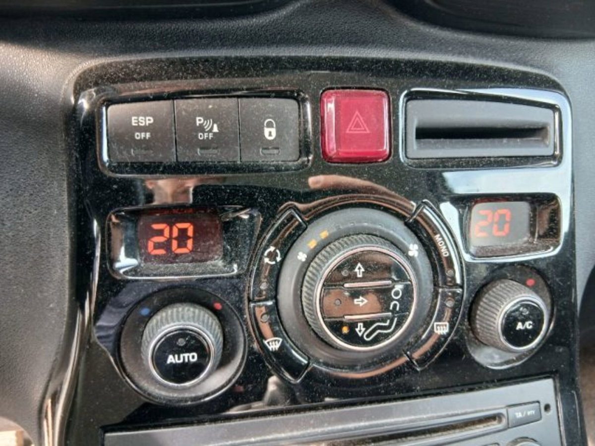 Citroen C3 Picasso 1.4 VTi 95 Exclusive Style (14)