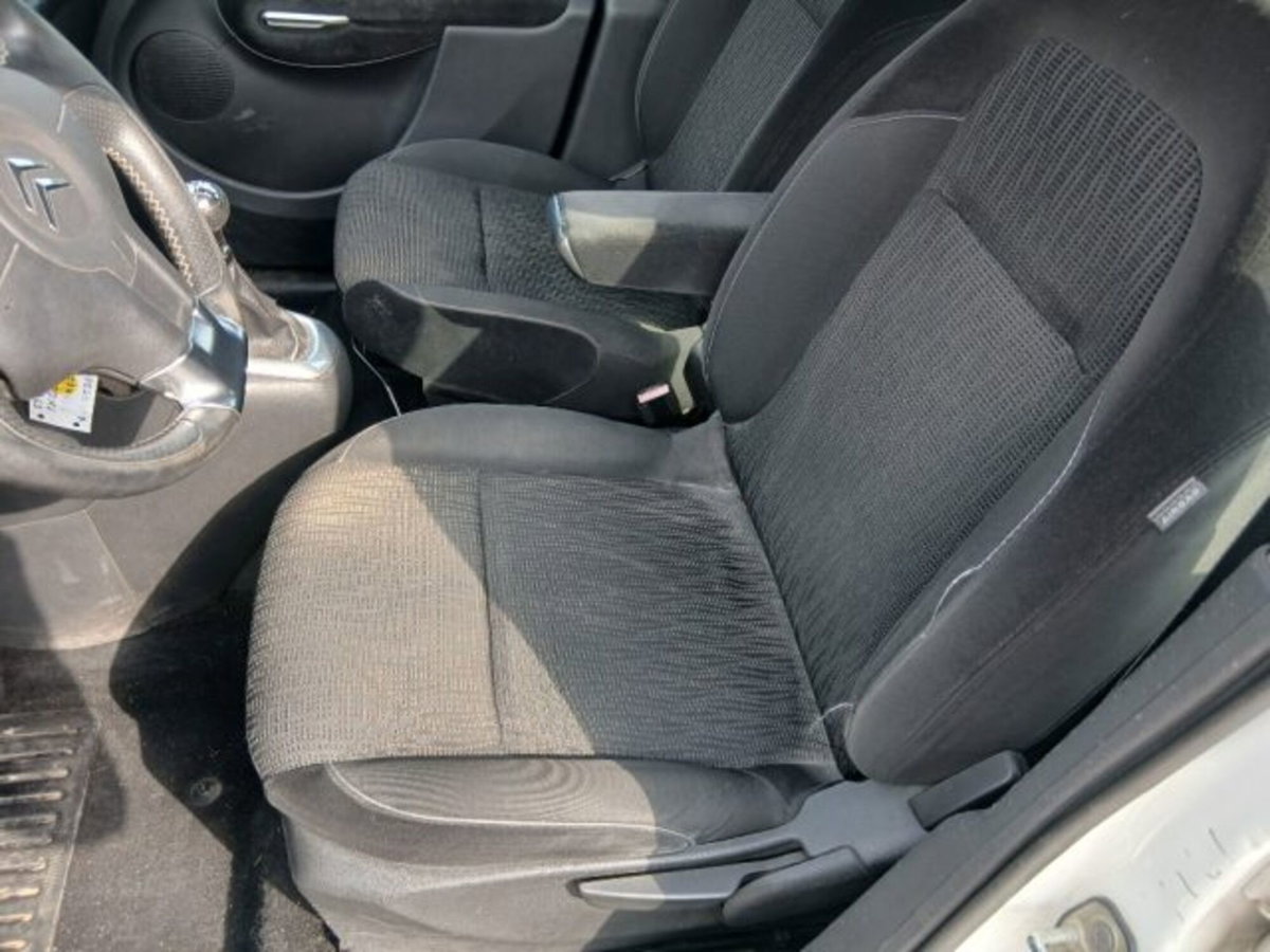 Citroen C3 Picasso 1.4 VTi 95 Exclusive Style (9)