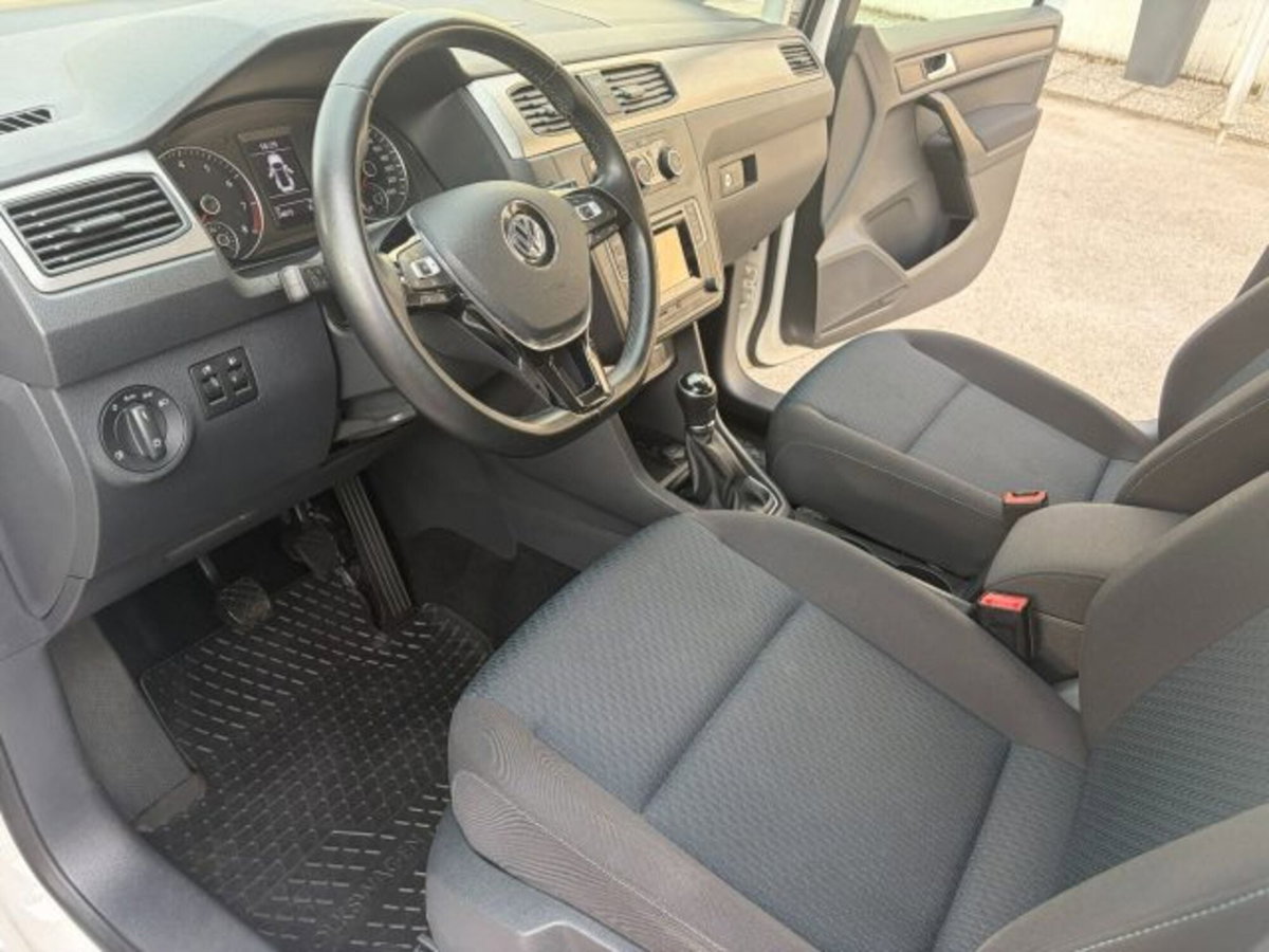 Volkswagen Caddy 1.4 TGI Trendline (11)