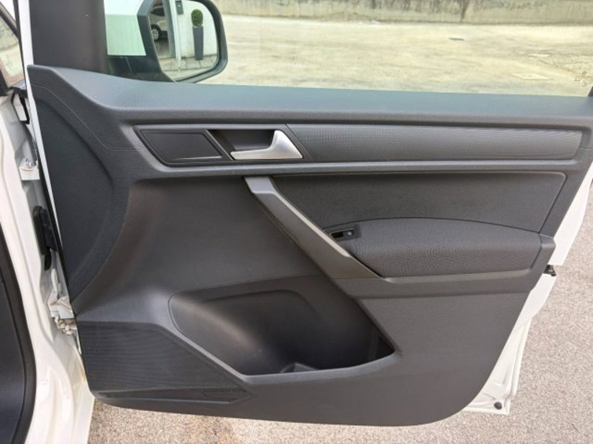 Volkswagen Caddy 1.4 TGI Trendline (20)