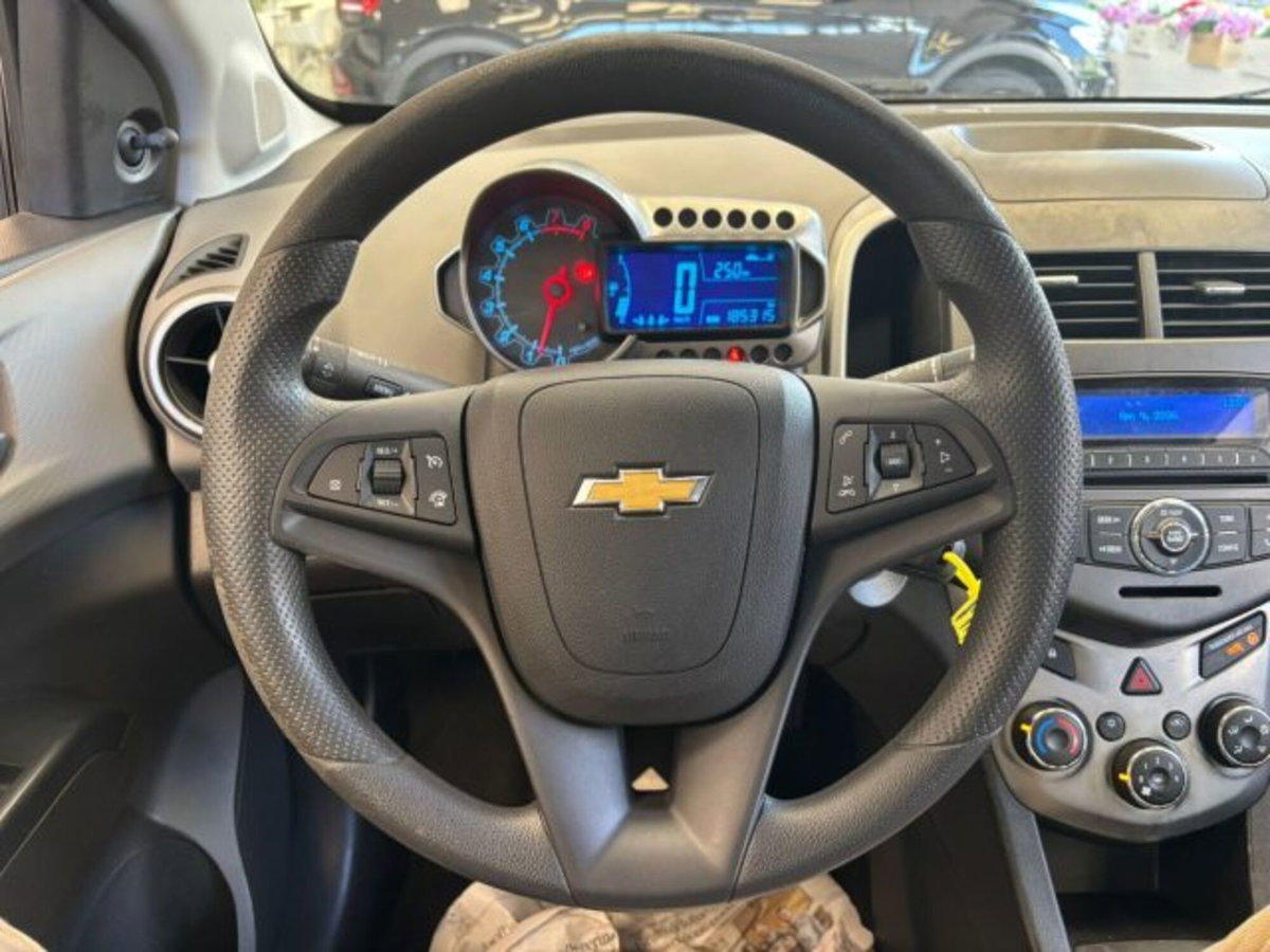 Chevrolet Aveo 1.2 86CV 4 porte LT (12)