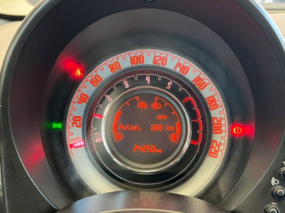 Fiat 500 1.0 Hybrid Red (12)