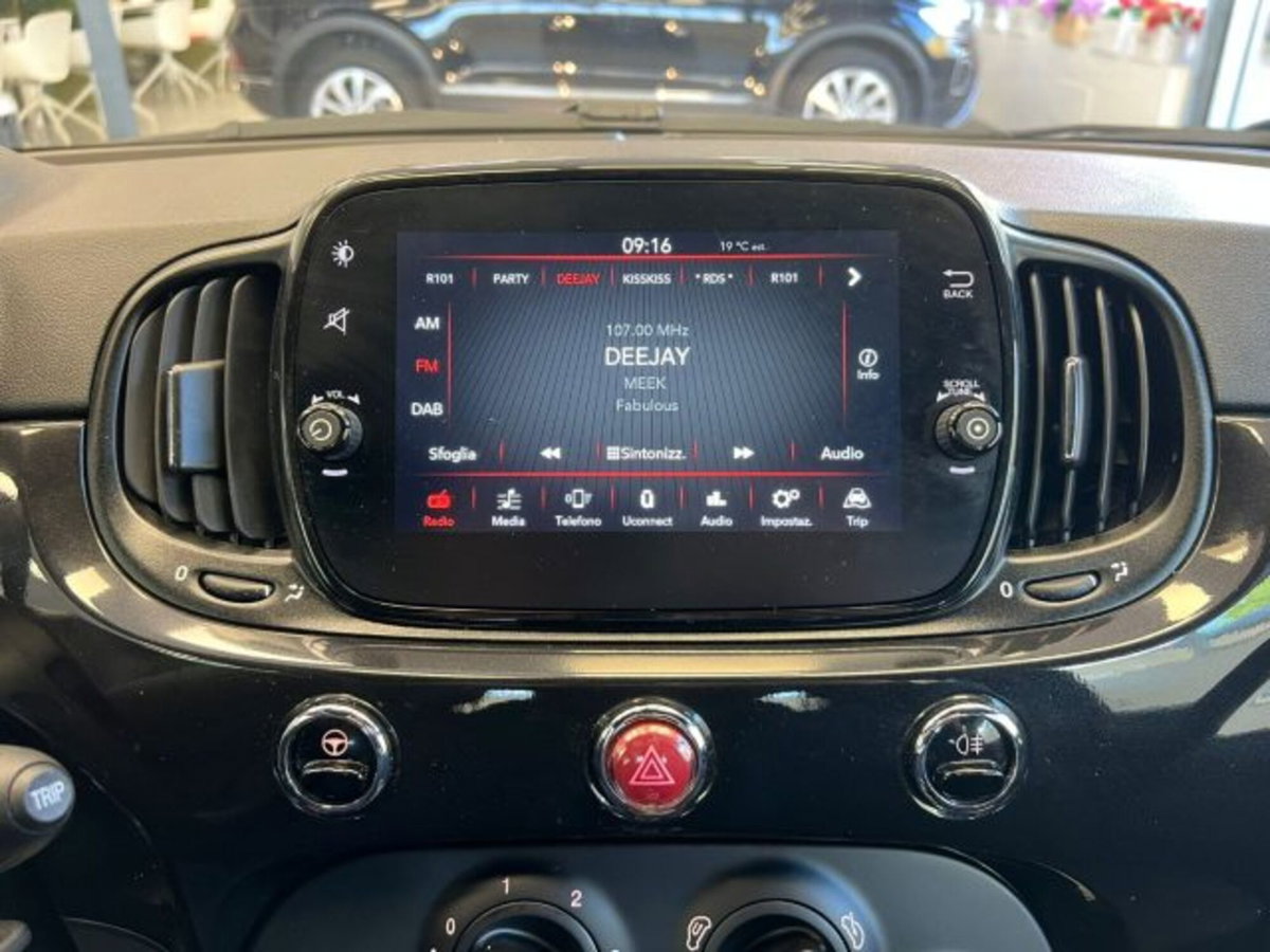 Fiat 500 1.0 Hybrid Red (14)