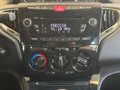 Lancia Ypsilon 1.2 69 CV 5 porte Silver (14)