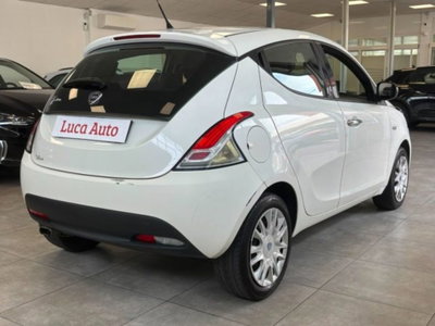 Lancia Ypsilon 1.2 69 CV 5 porte Silver (4)