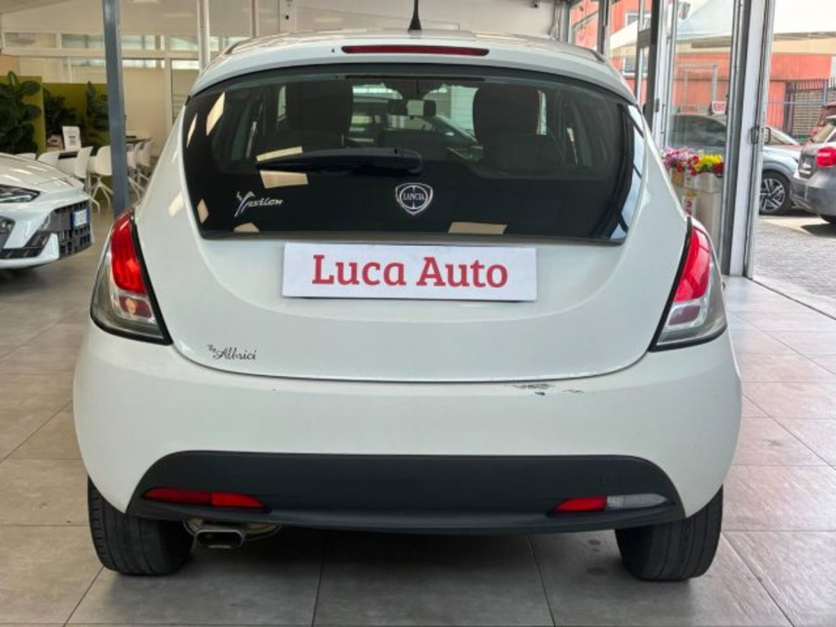 Lancia Ypsilon 1.2 69 CV 5 porte Silver (5)