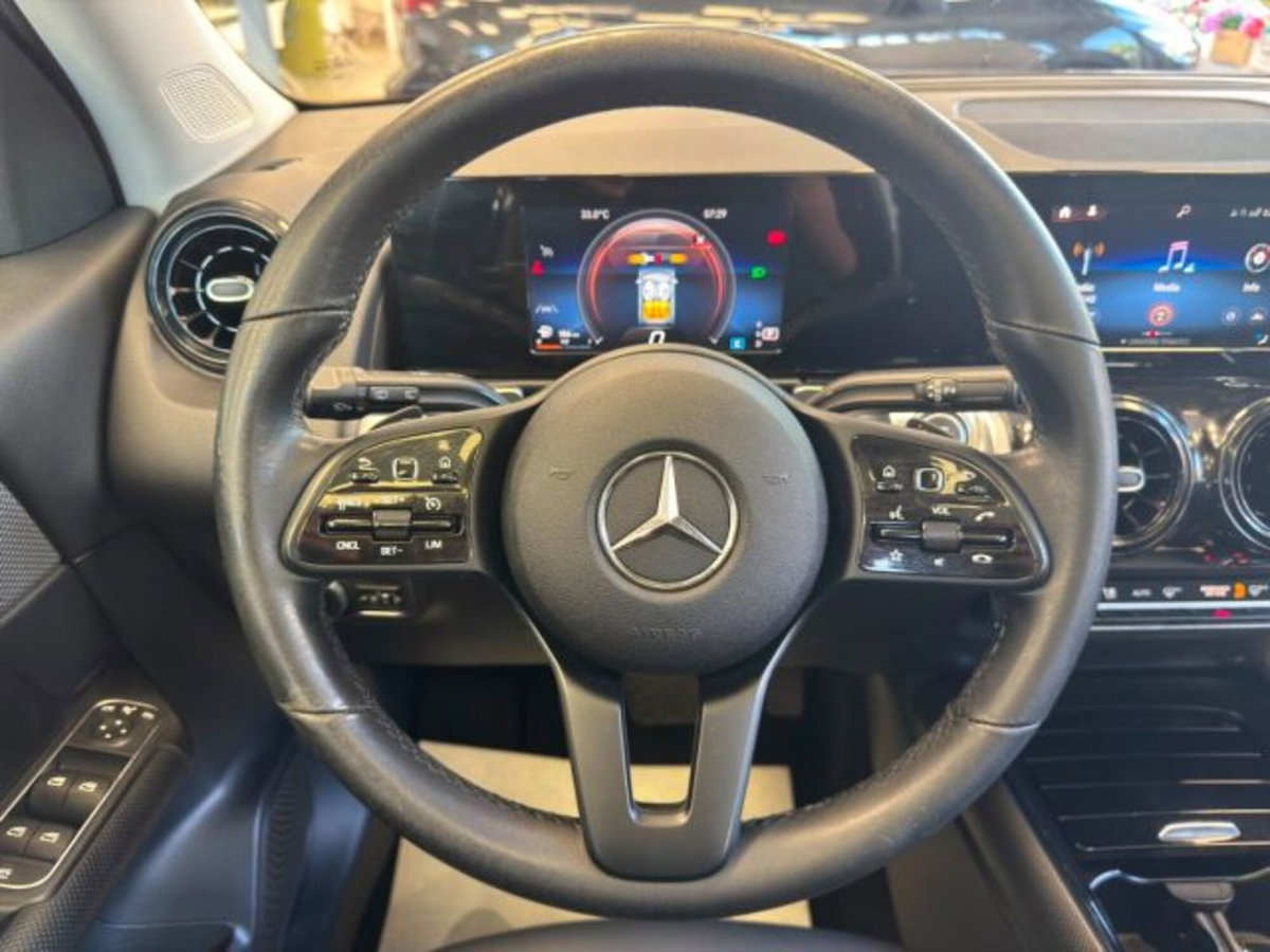 Mercedes-Benz GLB 180 d Advanced auto (12)