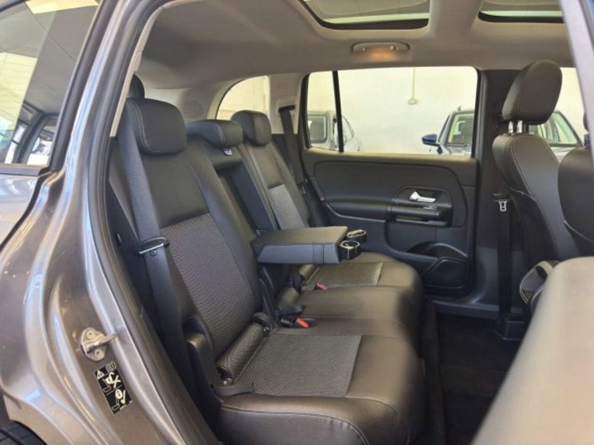 Mercedes-Benz GLB 180 d Advanced auto (15)