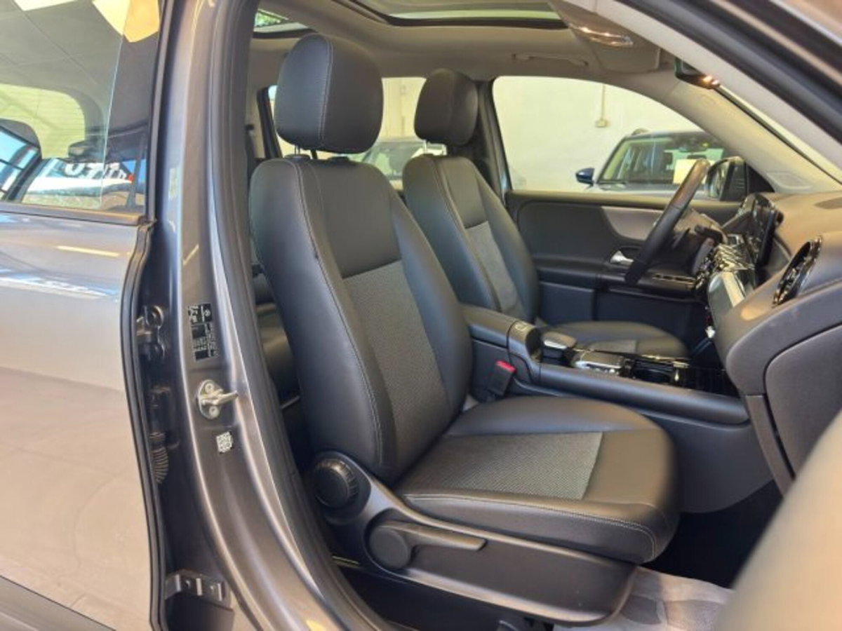 Mercedes-Benz GLB 180 d Advanced auto (9)