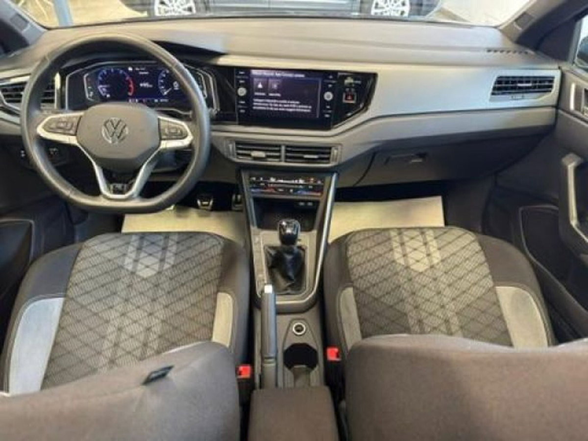 Volkswagen Taigo 1.0 tsi R-Line 115cv (10)