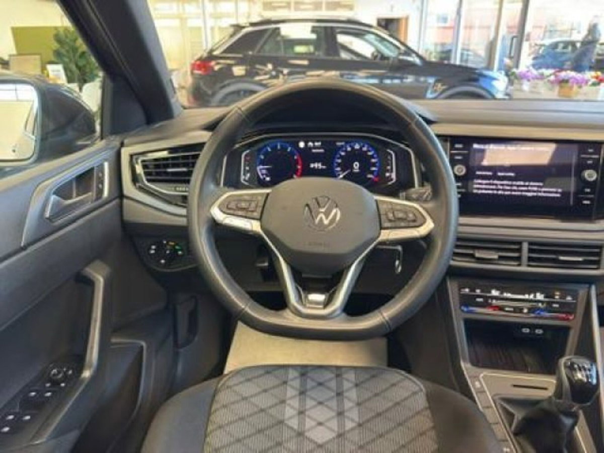 Volkswagen Taigo 1.0 tsi R-Line 115cv (11)