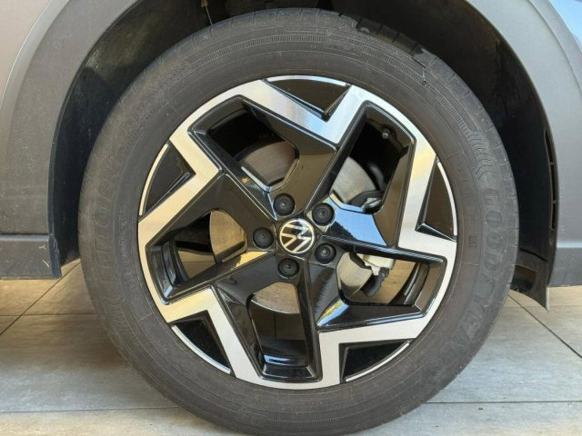 Volkswagen Taigo 1.0 tsi R-Line 115cv (8)