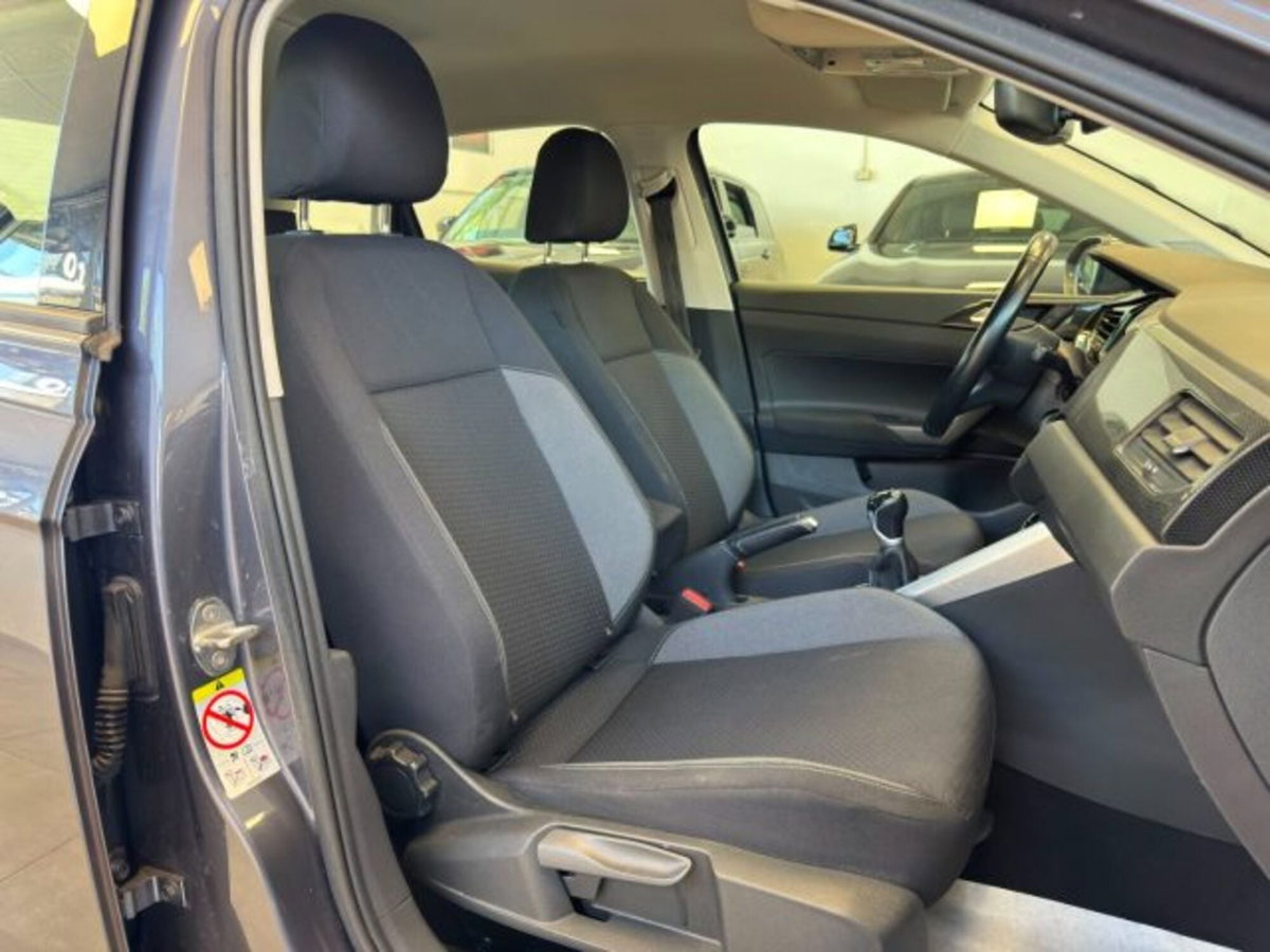 Volkswagen Taigo 1.0 tsi Edition 95cv (9)