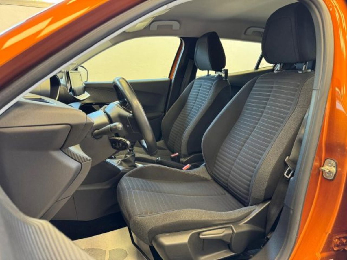Peugeot 2008 1.2 puretech Allure s&s 100cv (8)