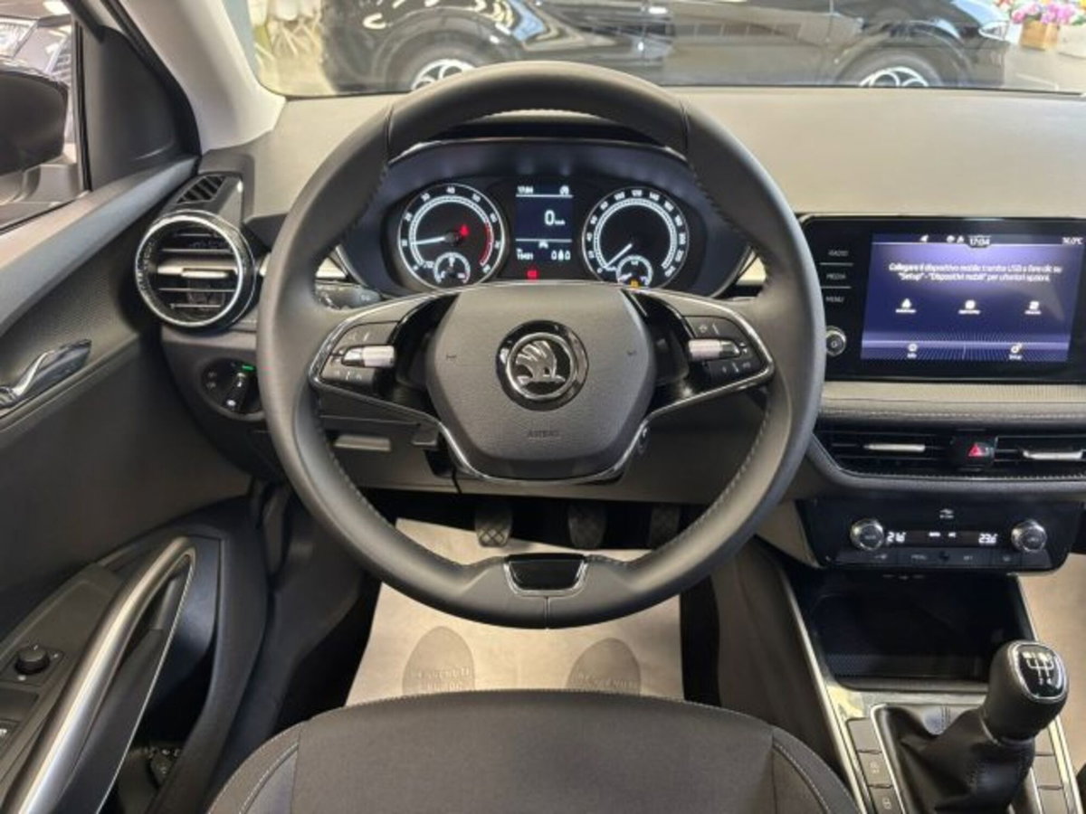 Skoda Fabia 1.0 mpi Selection 80cv (11)