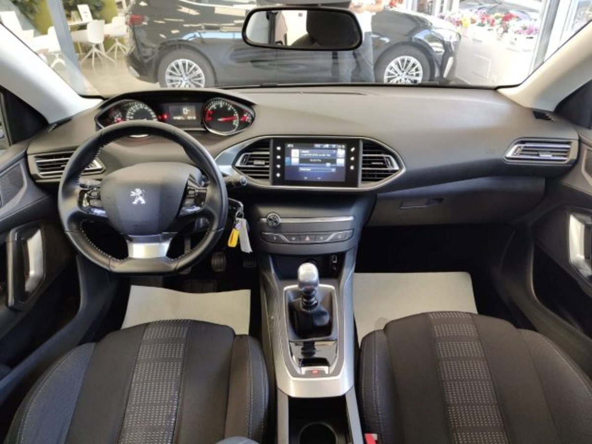 Peugeot 308 SW BlueHDi 120 S&S Allure (12)