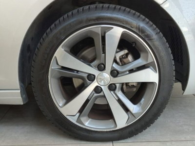 Peugeot 308 SW BlueHDi 120 S&S Allure (16)