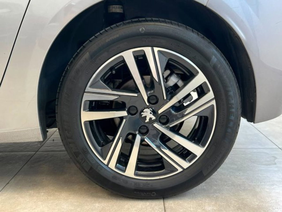 Peugeot 208 1.2 puretech Active s&s 100cv (7)