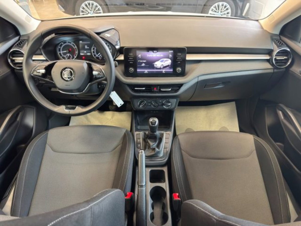 Skoda Fabia 1.0 mpi Selection 80cv (10)
