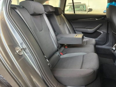 Skoda Octavia Station Wagon 2.0 TDI EVO SCR DSG Wagon Style (15)