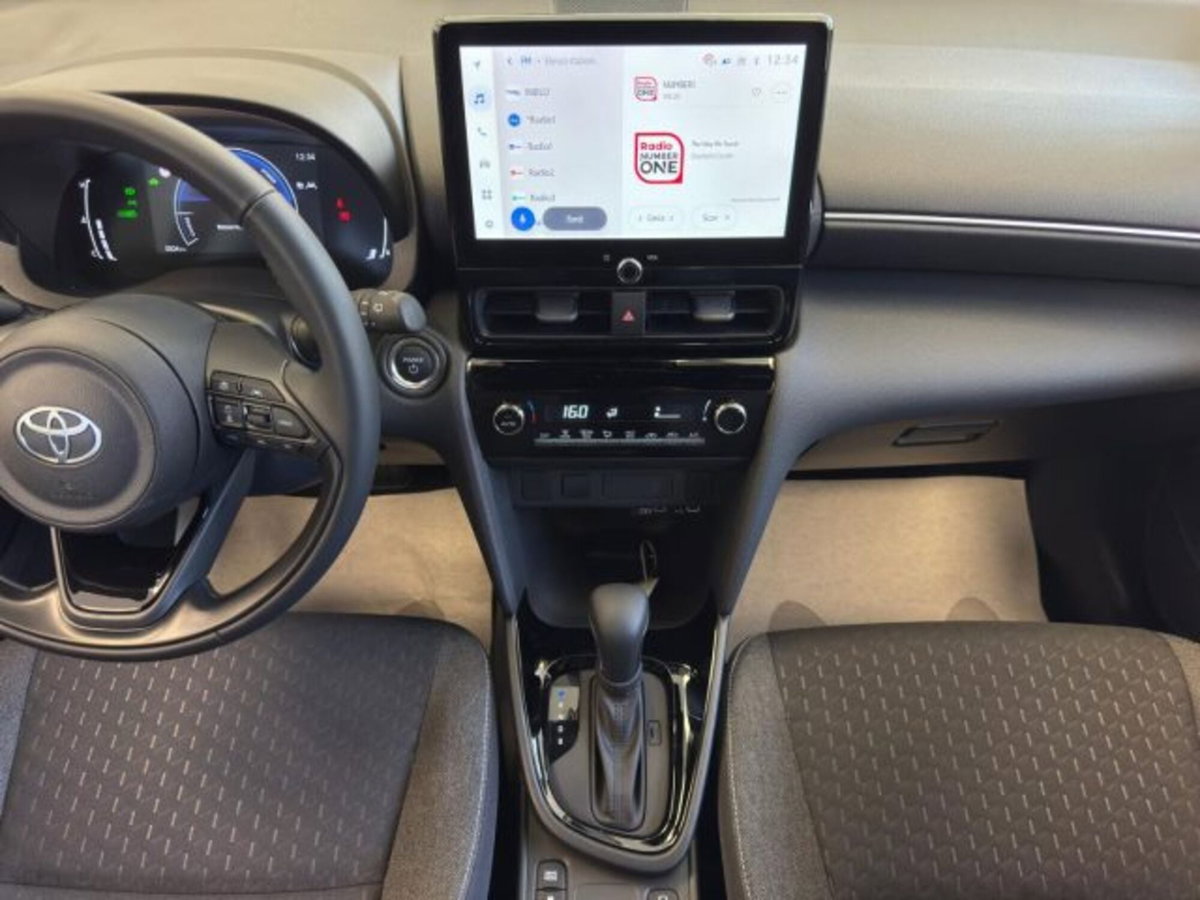 Toyota Yaris Cross 1.5h GR Sport Black Sky fwd 116cv e-cvt (13)