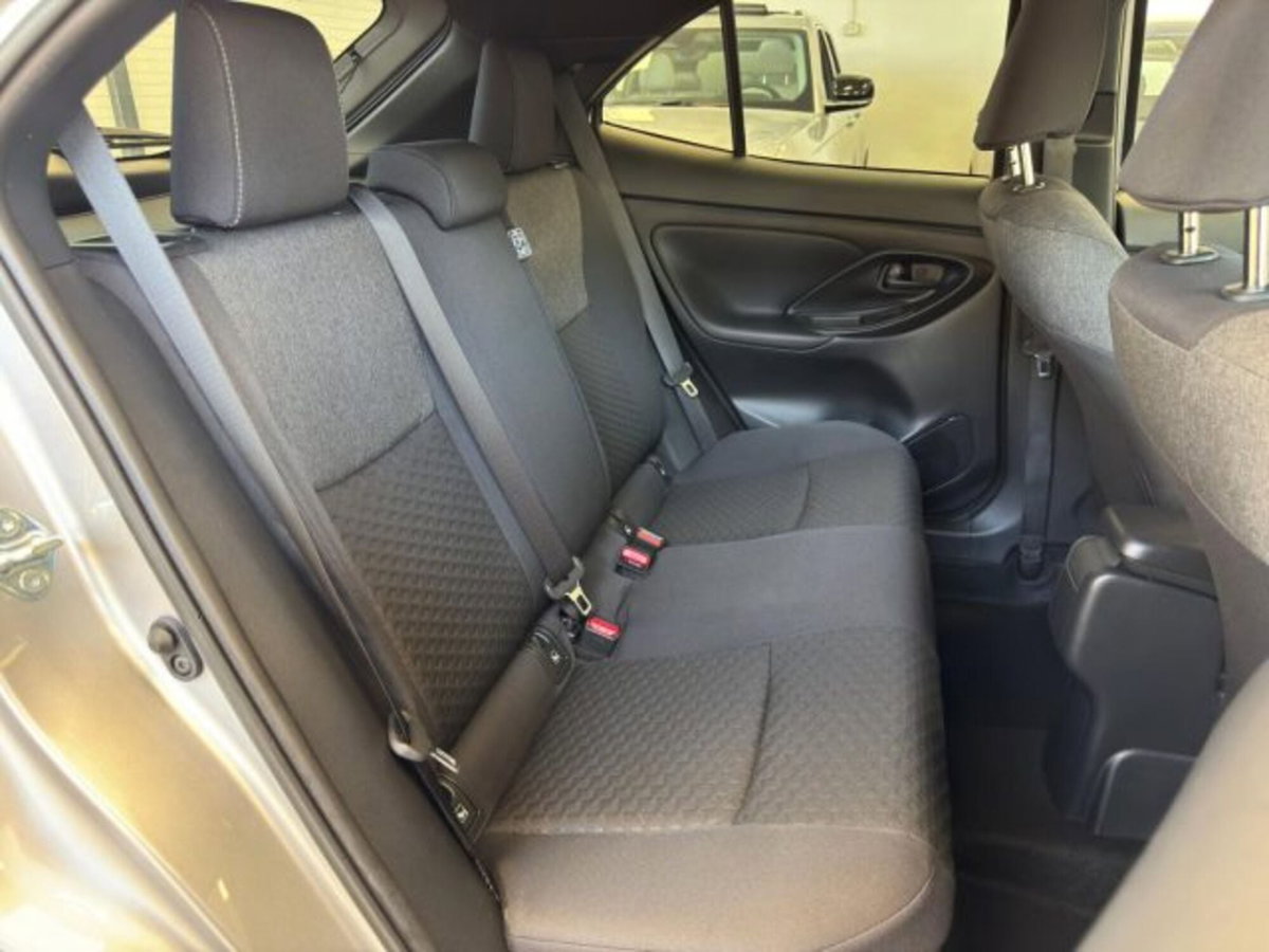 Toyota Yaris Cross 1.5h GR Sport Black Sky fwd 116cv e-cvt (15)