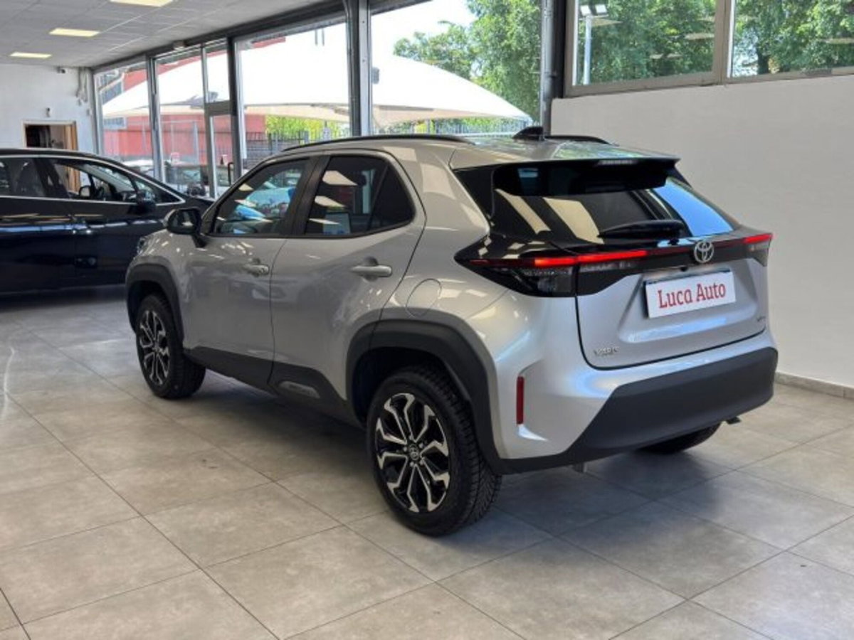 Toyota Yaris Cross 1.5h GR Sport Black Sky fwd 116cv e-cvt (6)