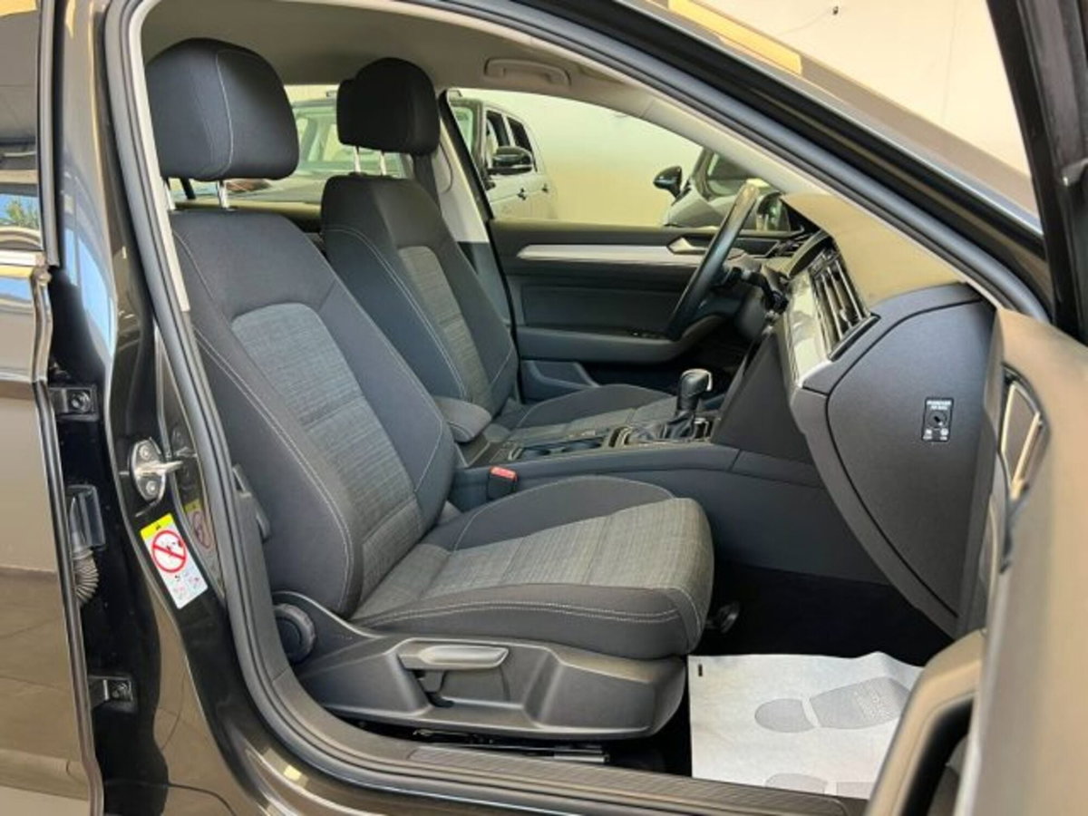 Volkswagen Passat Variant 2.0 TDI SCR 122 CV EVO DSG Business (10)