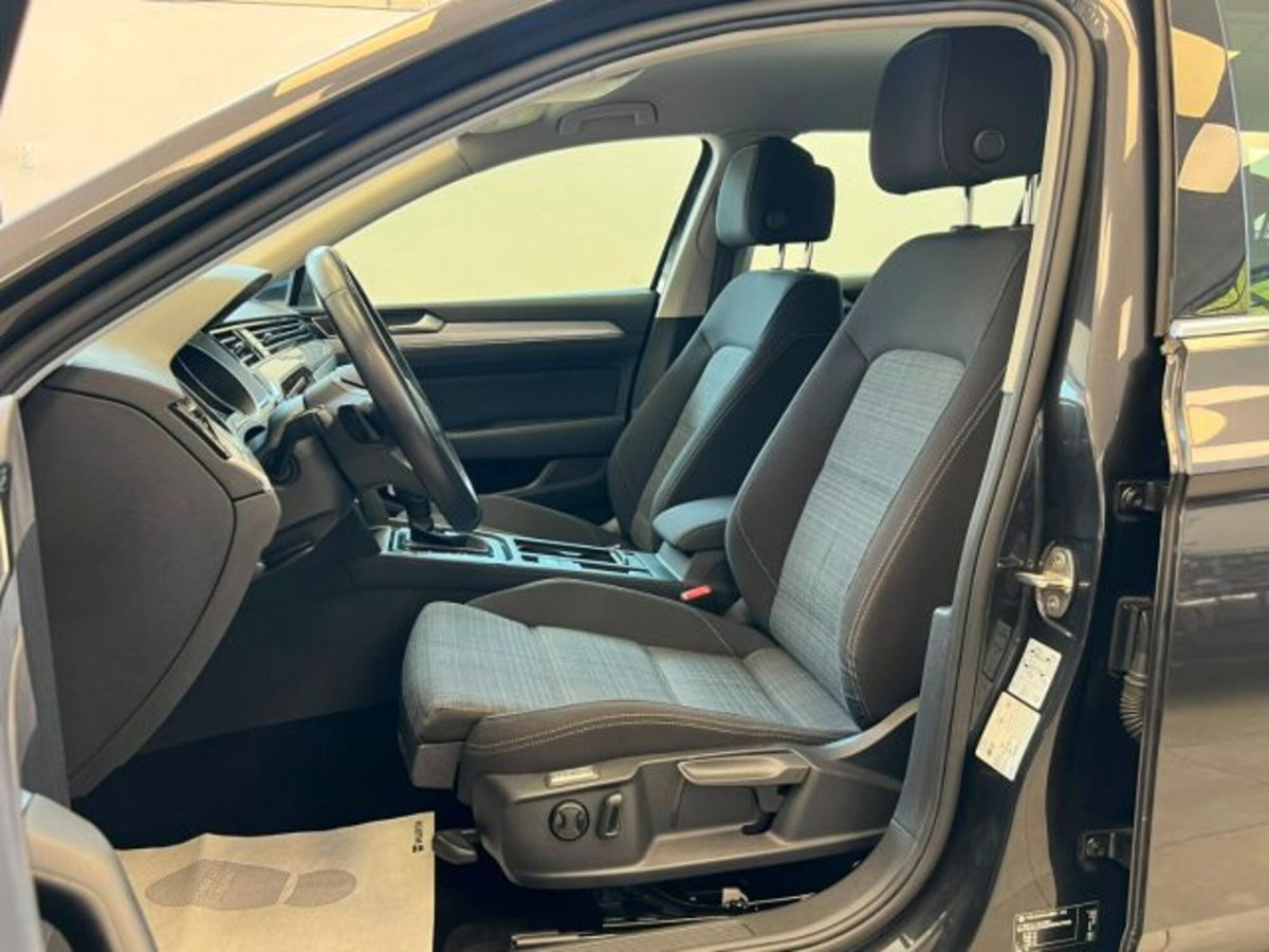 Volkswagen Passat Variant 2.0 TDI SCR 122 CV EVO DSG Business (11)