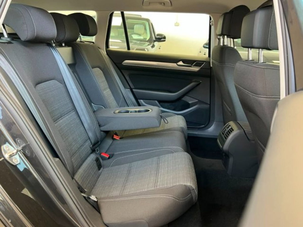 Volkswagen Passat Variant 2.0 TDI SCR 122 CV EVO DSG Business (9)