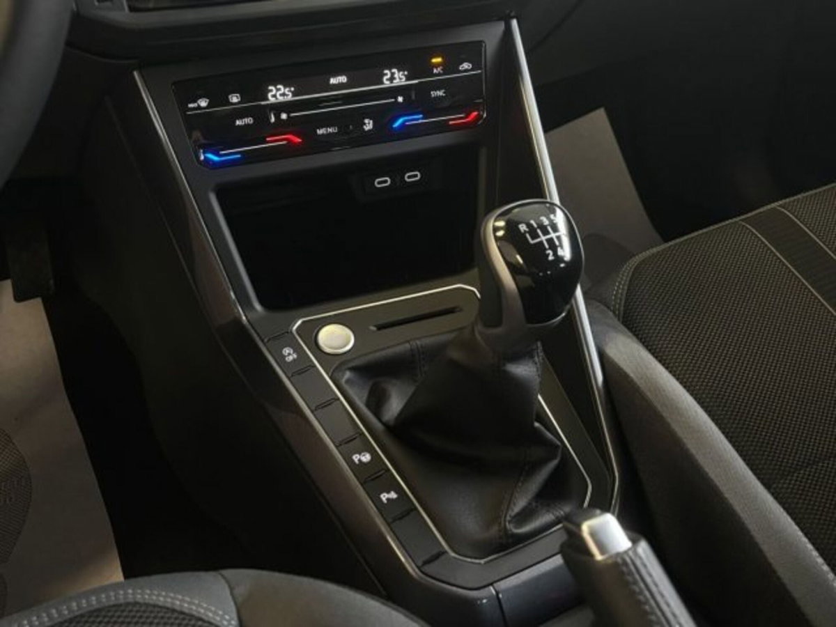 Volkswagen Polo 1.0 tsi Style 95cv (14)