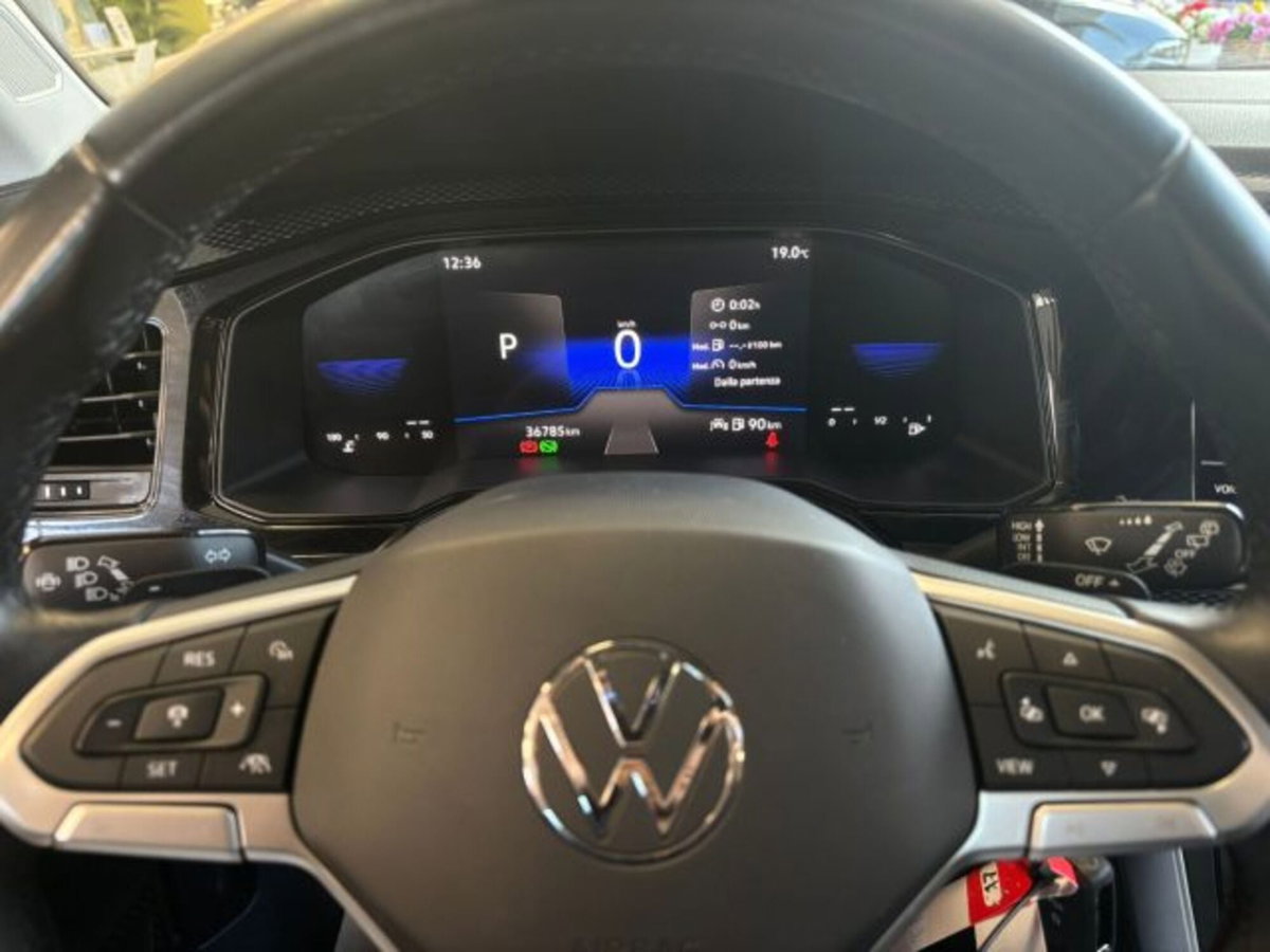 Volkswagen Taigo 1.0 TSI 110 CV DSG R-Line (12)