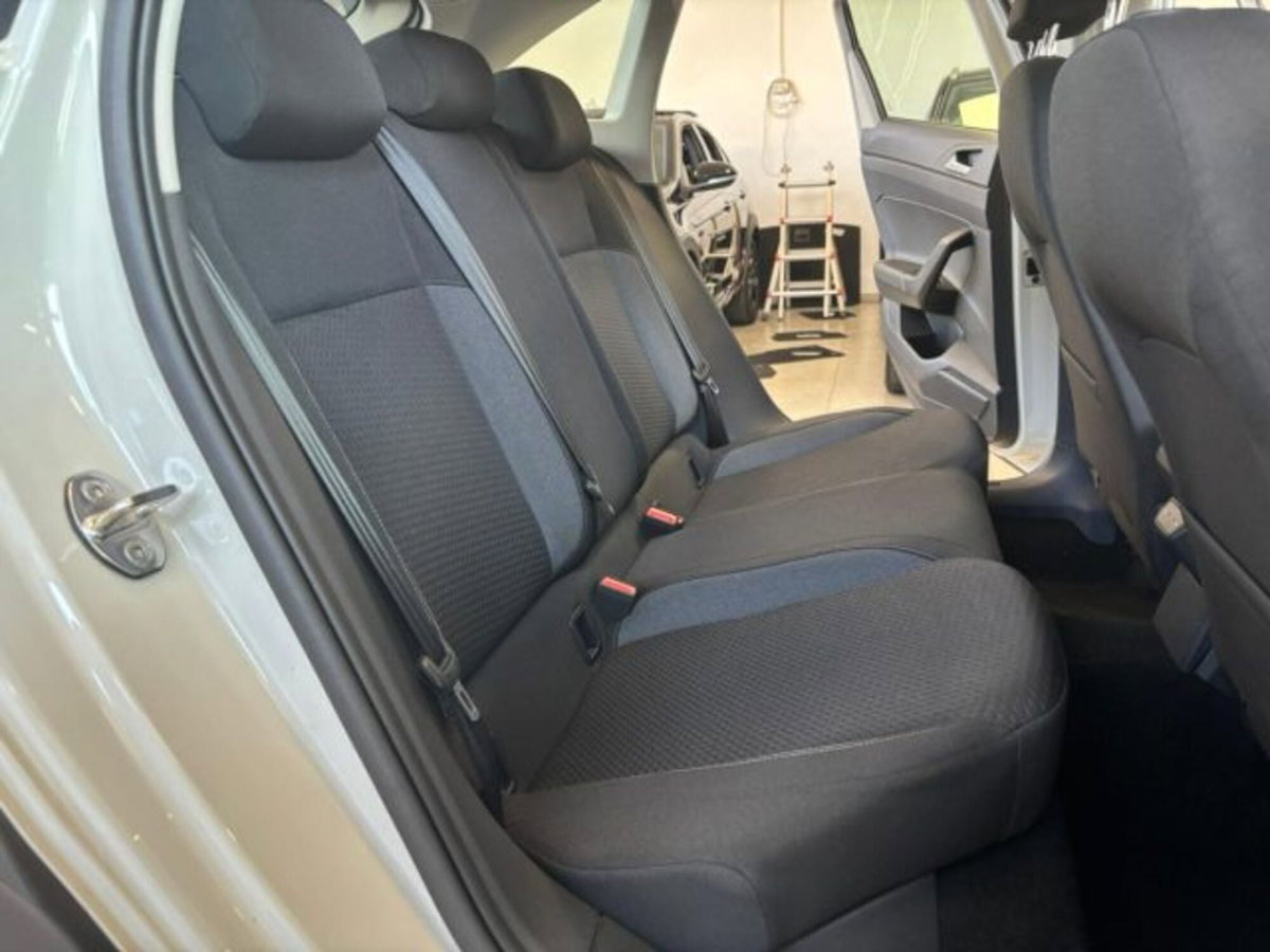 Volkswagen Taigo 1.0 TSI 110 CV DSG R-Line (15)