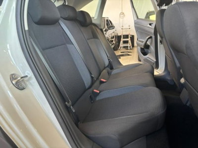 Volkswagen Taigo 1.0 TSI 110 CV DSG R-Line (15)