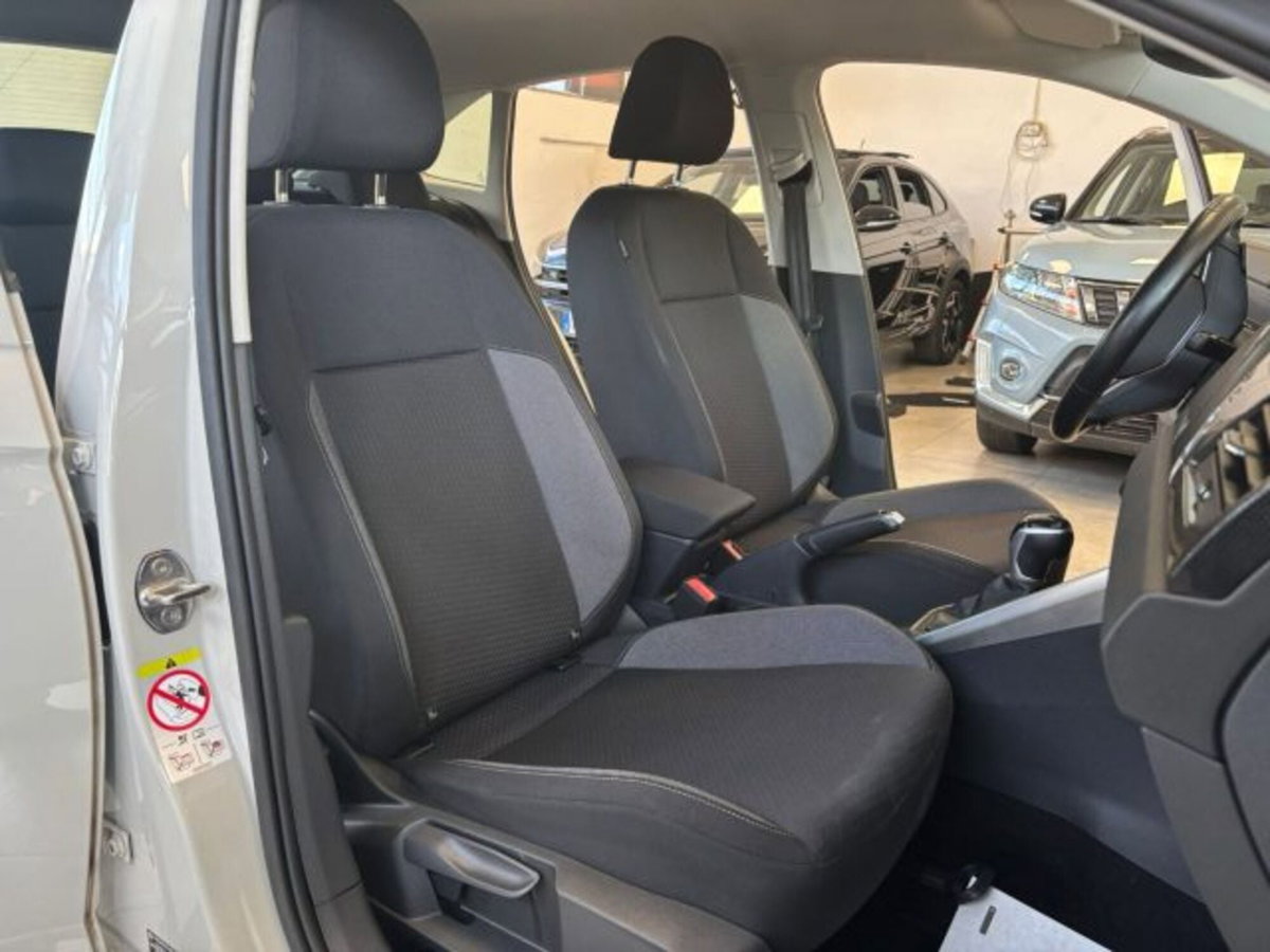 Volkswagen Taigo 1.0 TSI 110 CV DSG R-Line (9)