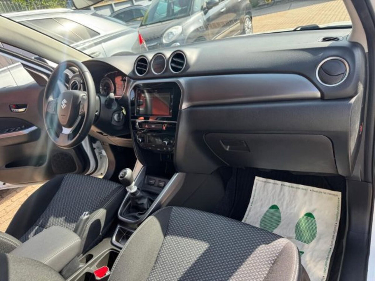 Suzuki Vitara 1.4 Hybrid Easy Cool (11)