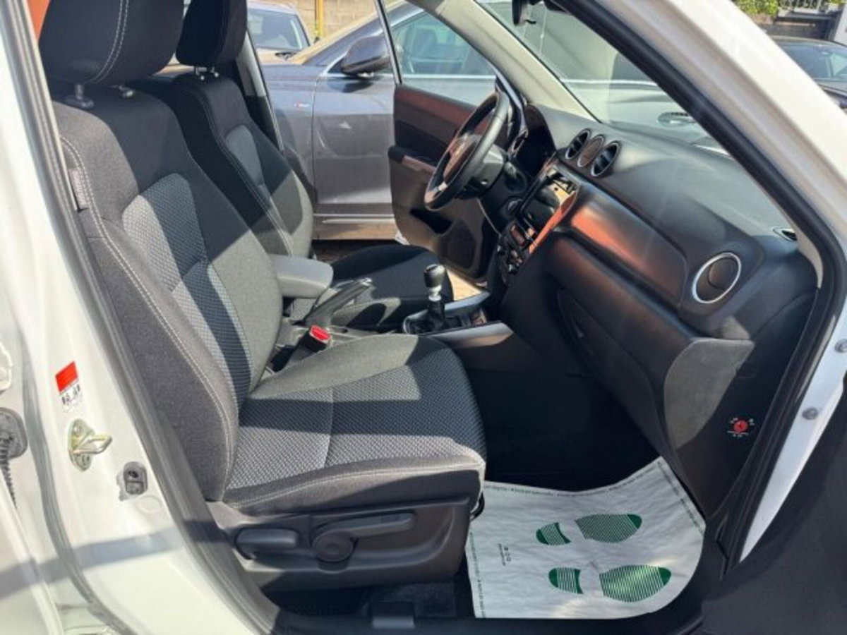 Suzuki Vitara 1.4 Hybrid Easy Cool (17)