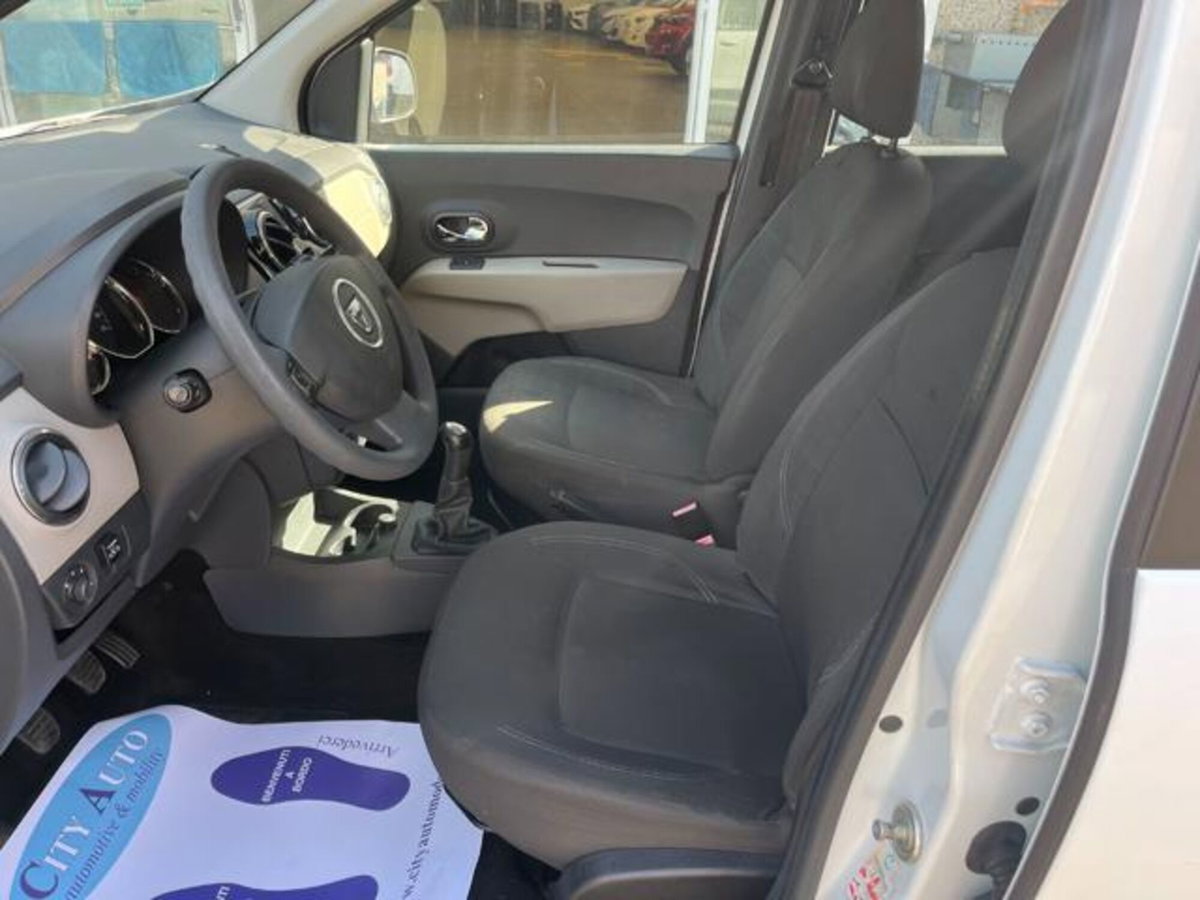 Dacia Lodgy 1.6 8V 85CV 5 posti (10)