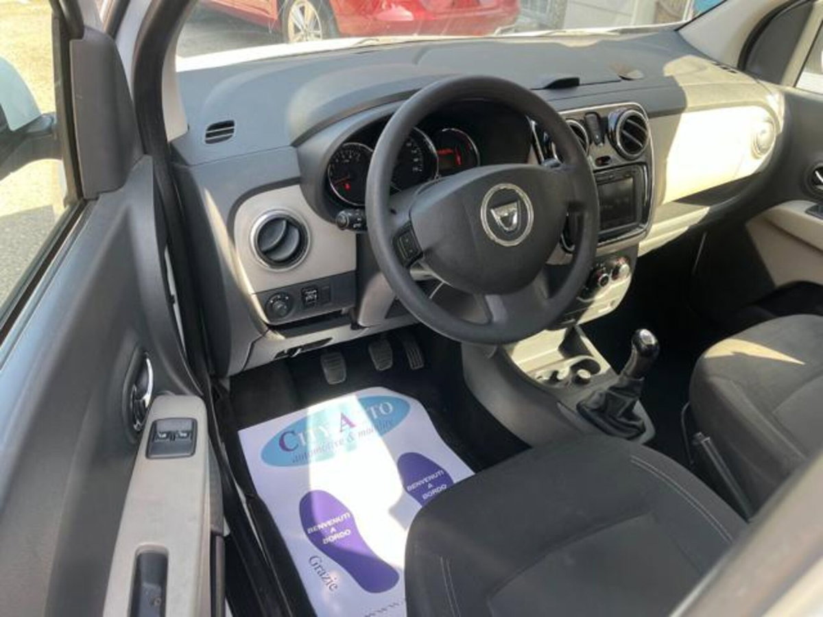 Dacia Lodgy 1.6 8V 85CV 5 posti (9)